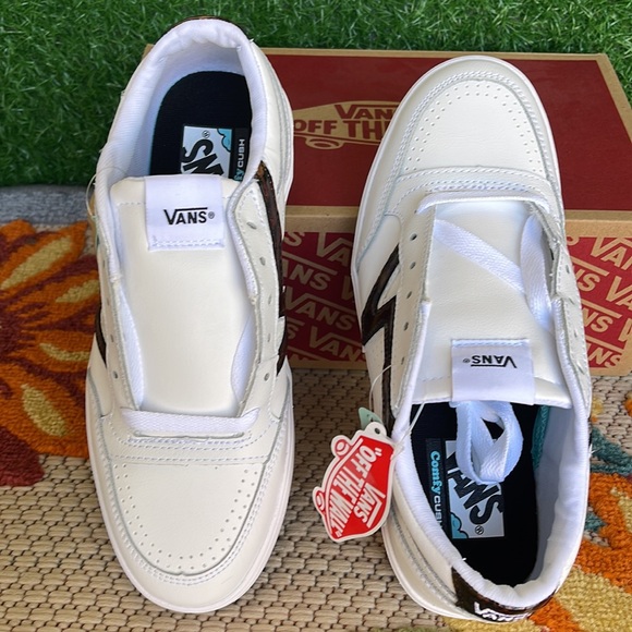 Vans Lowland Cc
(Big Reptile) Tr Wht/Red
VNOATZY909 WMNS sneakers - Picture 13 of 16